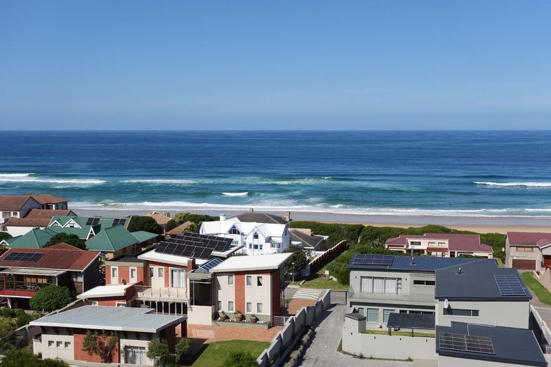 6 Bedroom Property for Sale in Outeniqua Strand Western Cape
